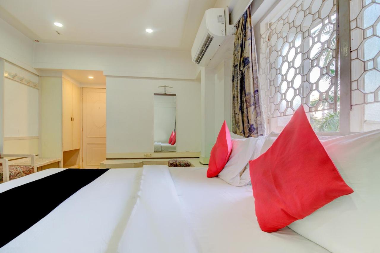 Capital O 76484 Hotel Balwas International Bombay Eksteriør billede